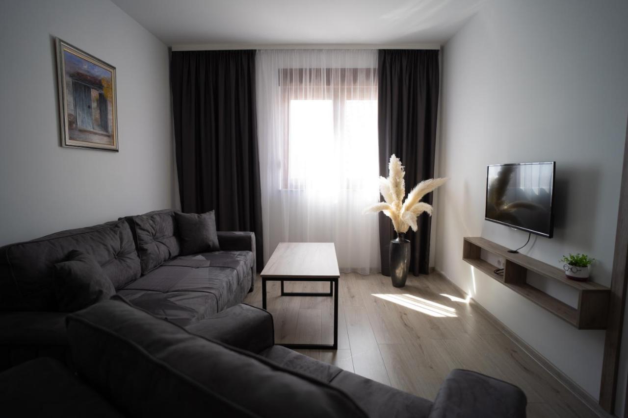Apartments And Rooms Smile Мостар Экстерьер фото