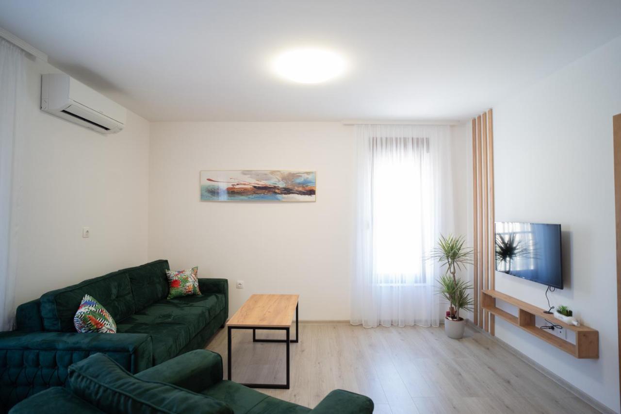 Apartments And Rooms Smile Мостар Экстерьер фото
